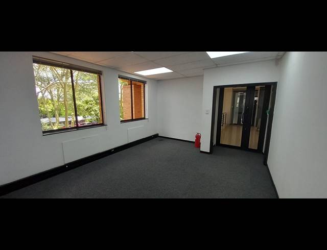 291M² OFFICE TO LET IN BRYANSTON